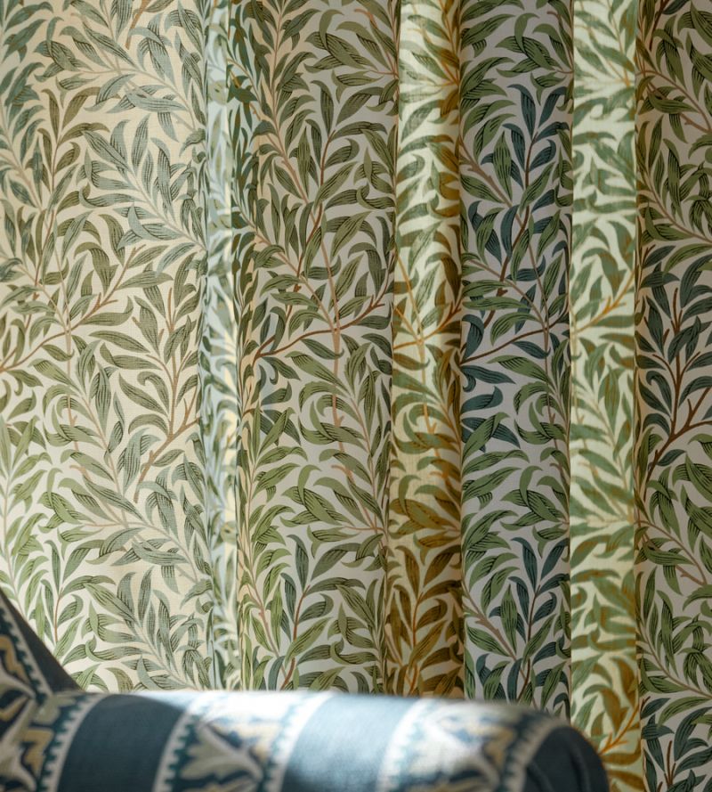 Willow Bough Minor Fabric - Nettle - 227243 - Morris & Co