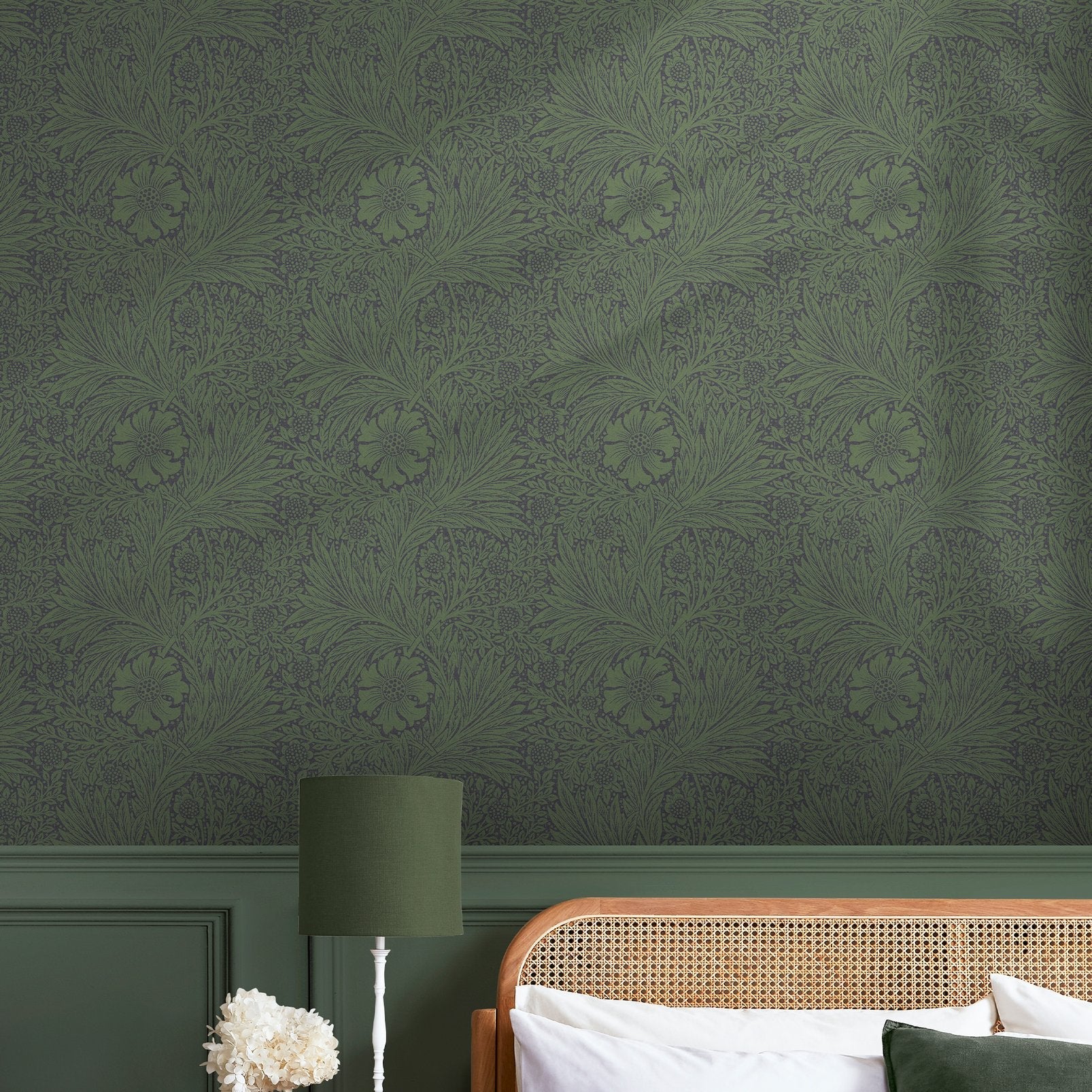 Marigold Fibrous Wallpaper - Green - 124255 - William Morris AH
